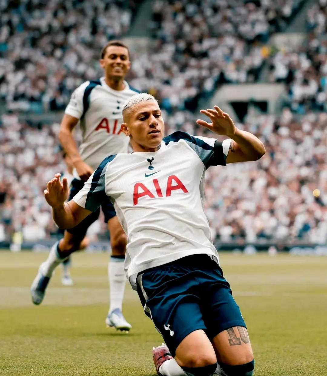 九游体育下载-包含赛地聚焦：英超集结日热度飙升，布鲁克林篮网门线救险，球迷炸锅，阵容厚度经受考验的词条